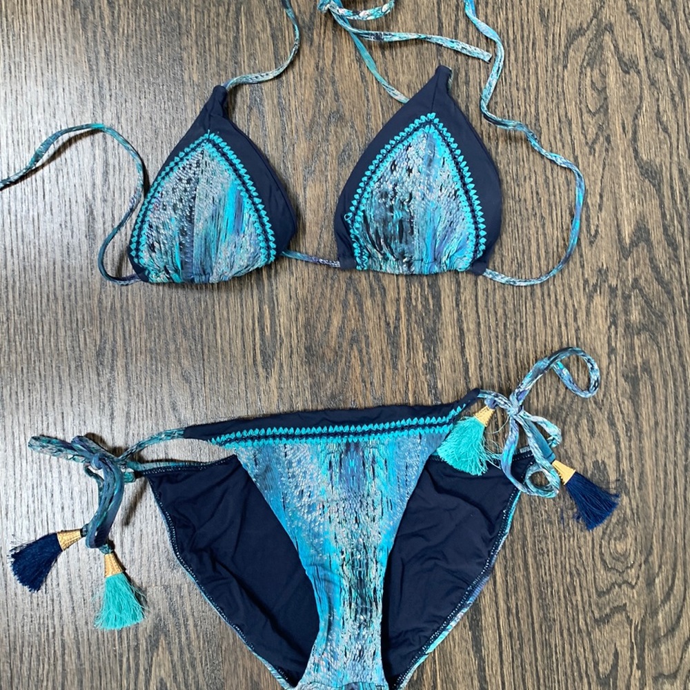 Pily a bikini with tasssel trim